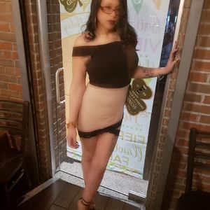 Meet your Posher, Ebony